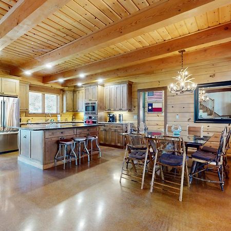 Luke Lake Living Canyon Lake Exterior photo